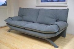 Neubezug eines italienischen Sofa, Bezug: Alcantara Microfaser