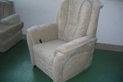 Aufpolsterung und Neubezug eines Fernsehsessel, Bezug: Chenille