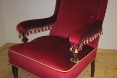 Neubezug eines Armlehnsessels, Bezug:  Mohair mit handgefertigten Posamenten